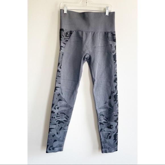 Zyia Camo Performance Hi-Rise Seamless Leggings Grey Size Medium - Picture 4 of 7